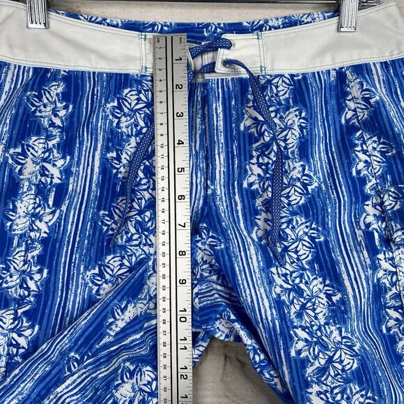 The North Face Women Sz 6 Swim Shorts Board Surf Cover Up Blue Floral Unlined - Picture 5 of 10
